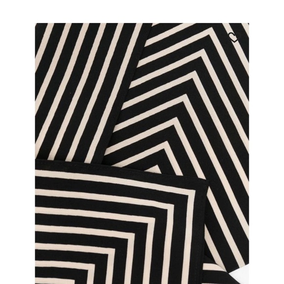 TOTEME
Signature Monogram silk scarf - Picture 3 of 7